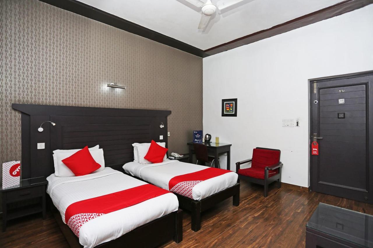 Hotel Chalet New Delhi Extérieur photo