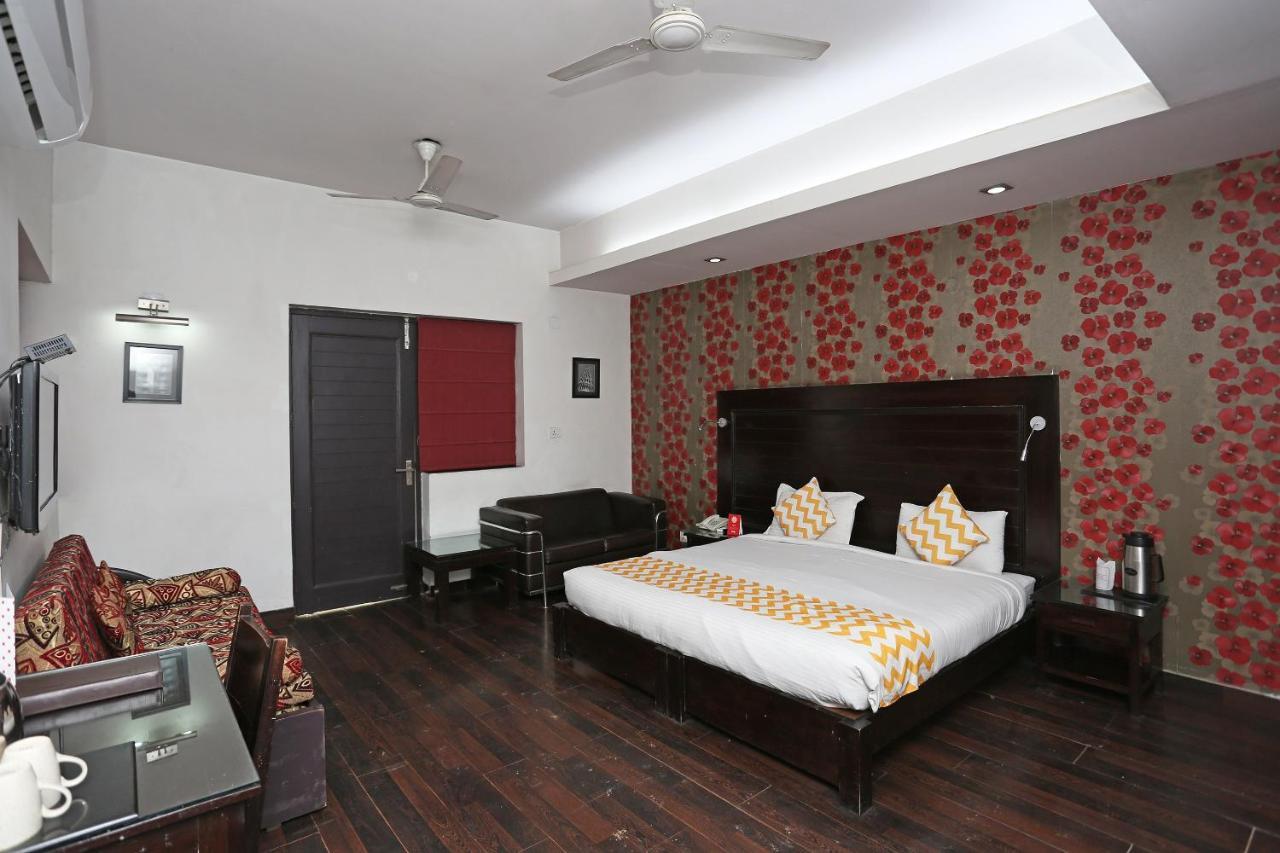Hotel Chalet New Delhi Extérieur photo