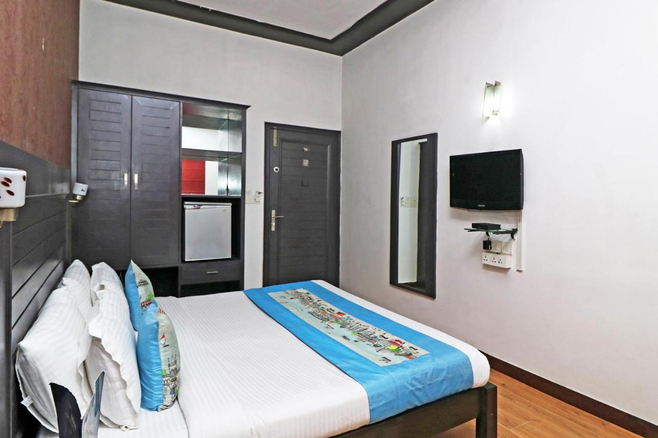 Hotel Chalet New Delhi Extérieur photo