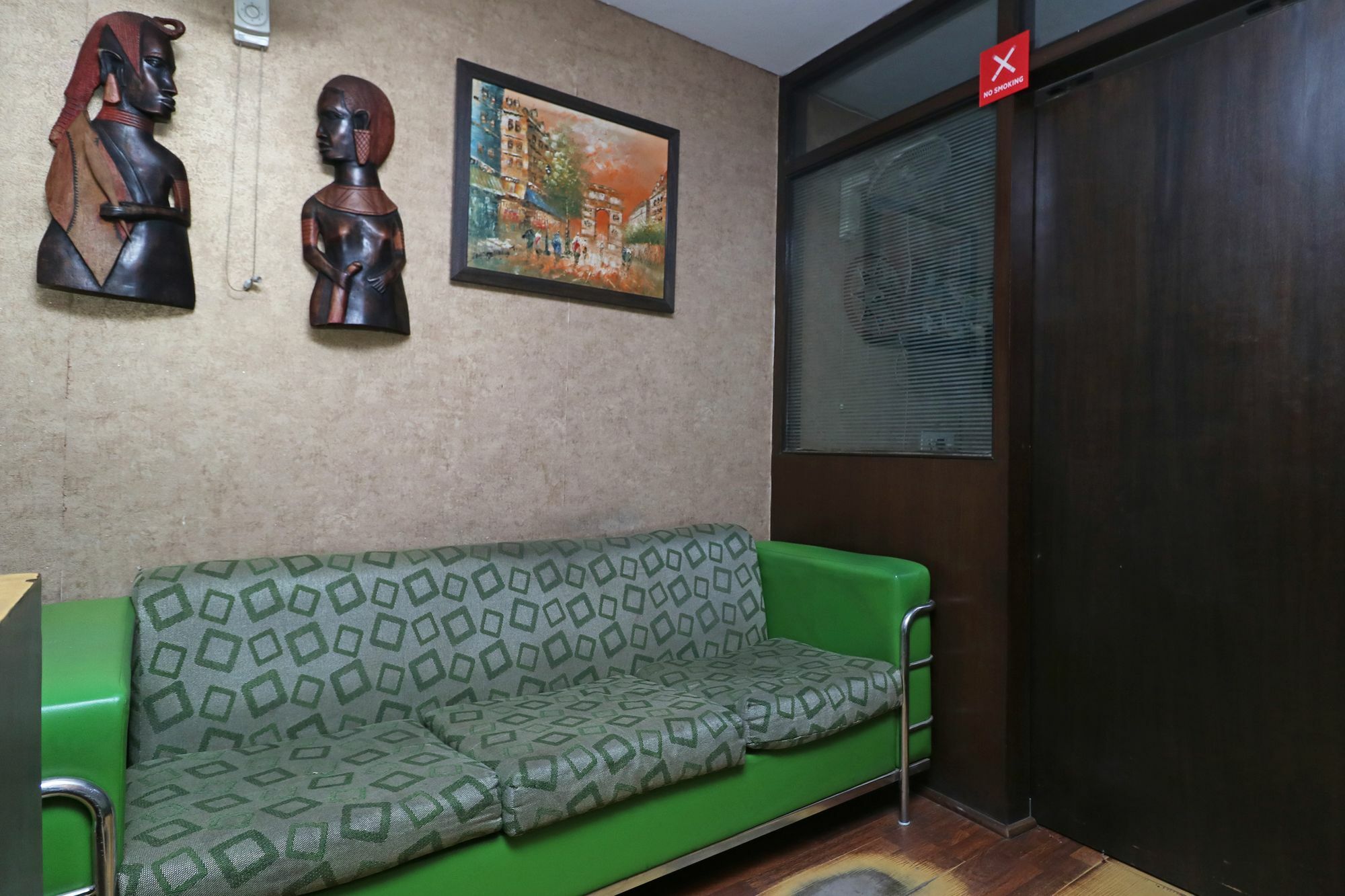 Hotel Chalet New Delhi Extérieur photo