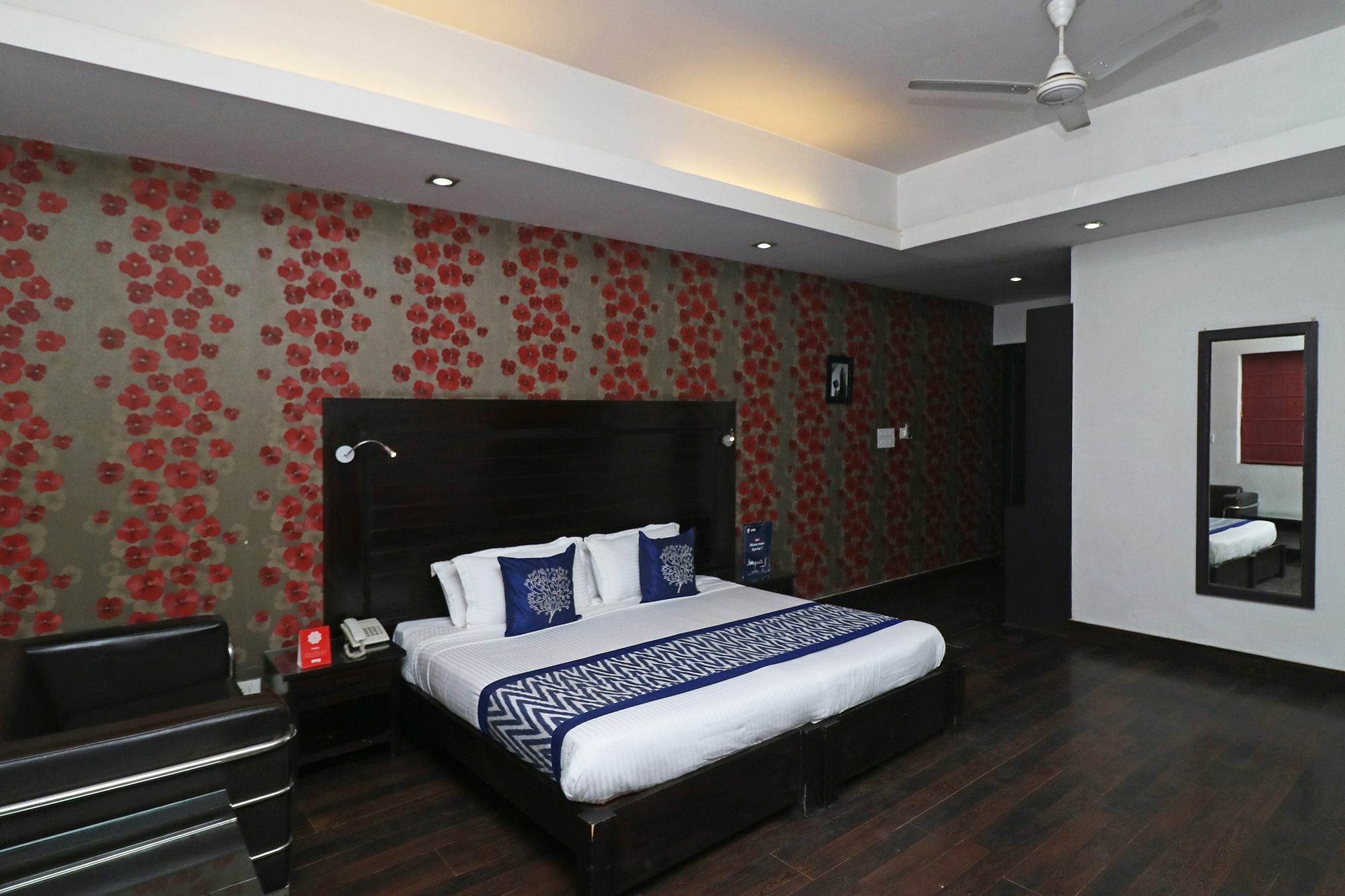 Hotel Chalet New Delhi Extérieur photo