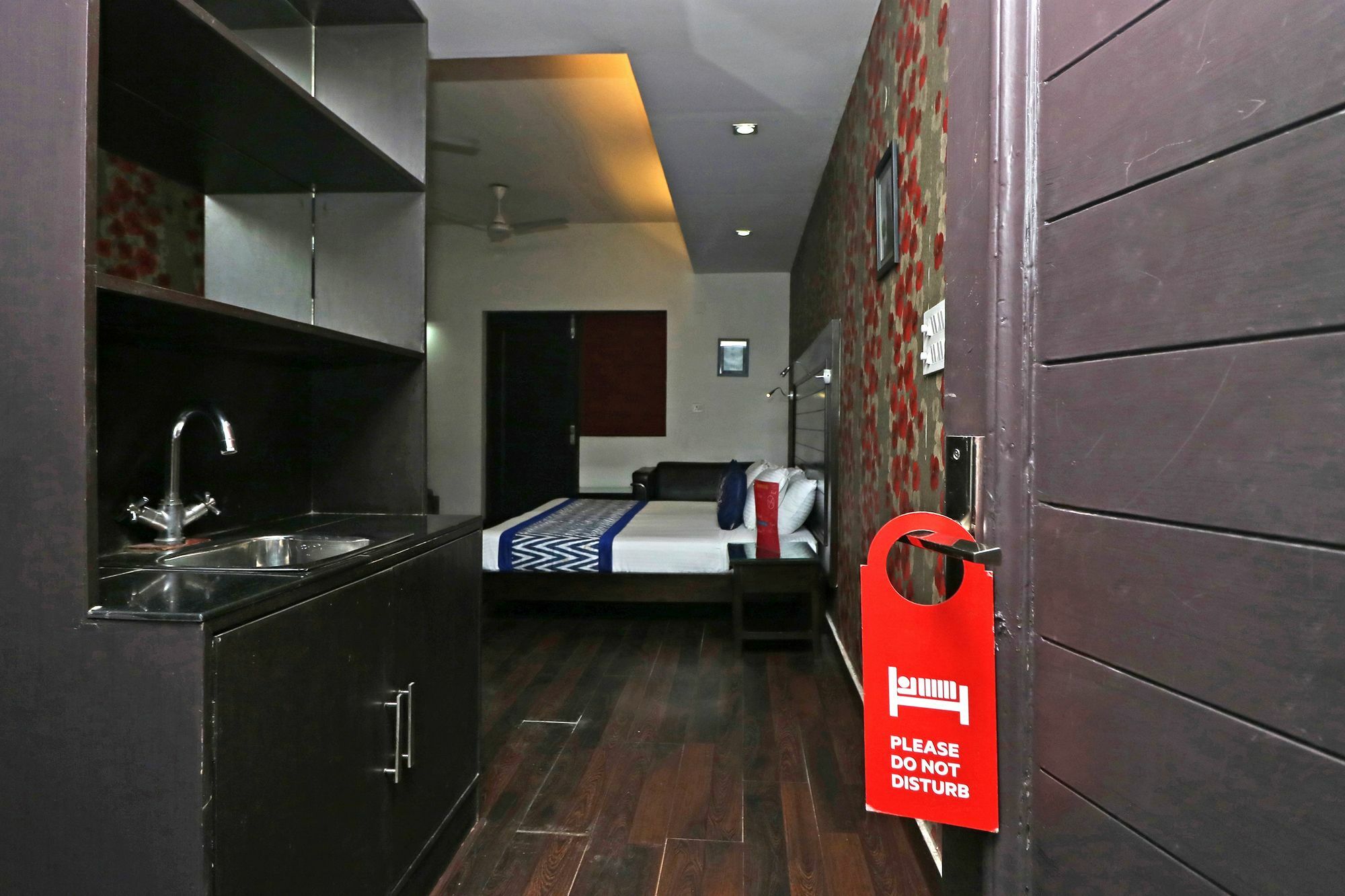 Hotel Chalet New Delhi Extérieur photo