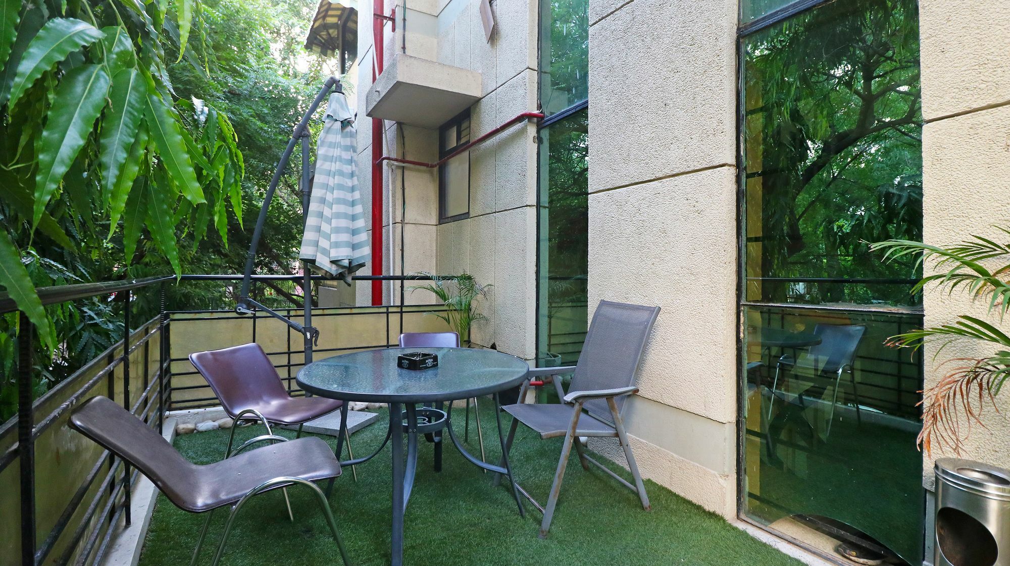 Hotel Chalet New Delhi Extérieur photo