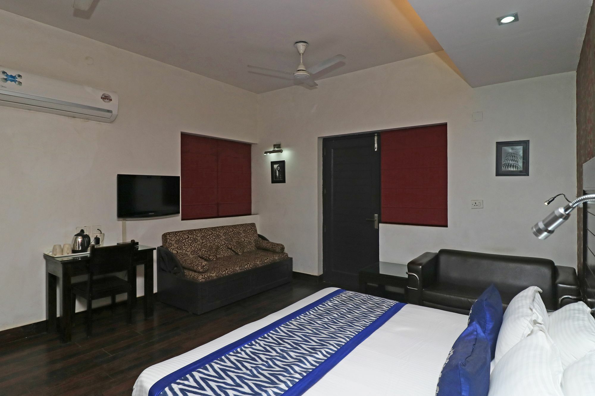Hotel Chalet New Delhi Extérieur photo
