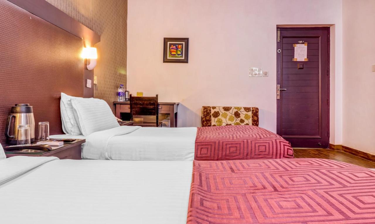 Hotel Chalet New Delhi Extérieur photo