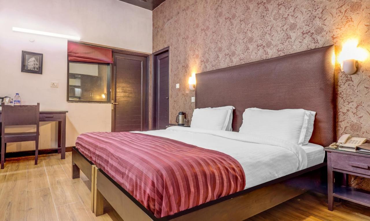 Hotel Chalet New Delhi Extérieur photo