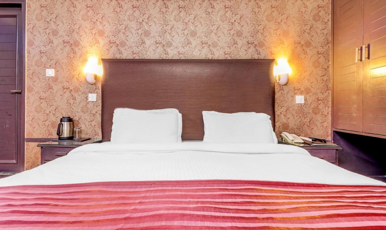 Hotel Chalet New Delhi Extérieur photo