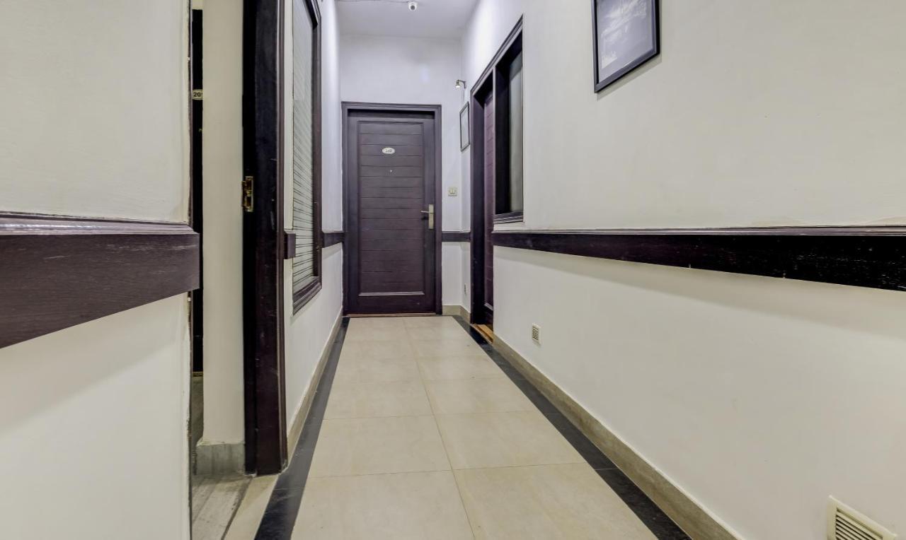 Hotel Chalet New Delhi Extérieur photo