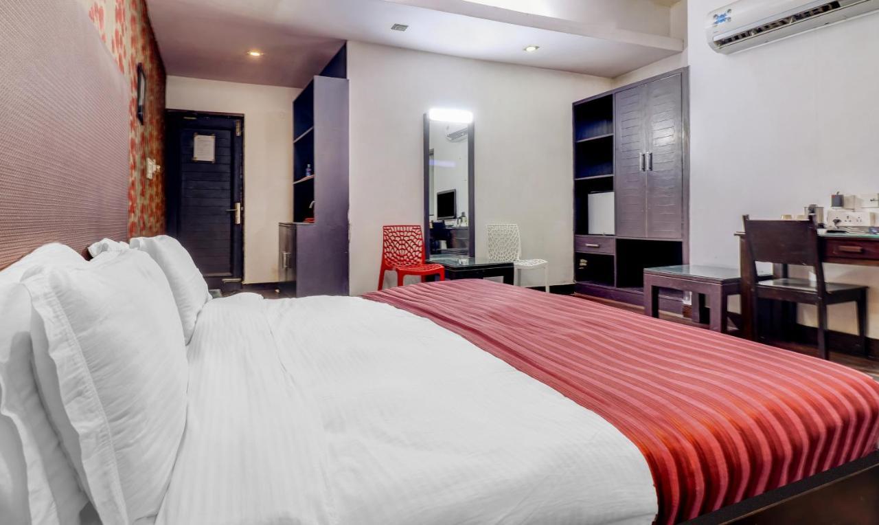 Hotel Chalet New Delhi Extérieur photo