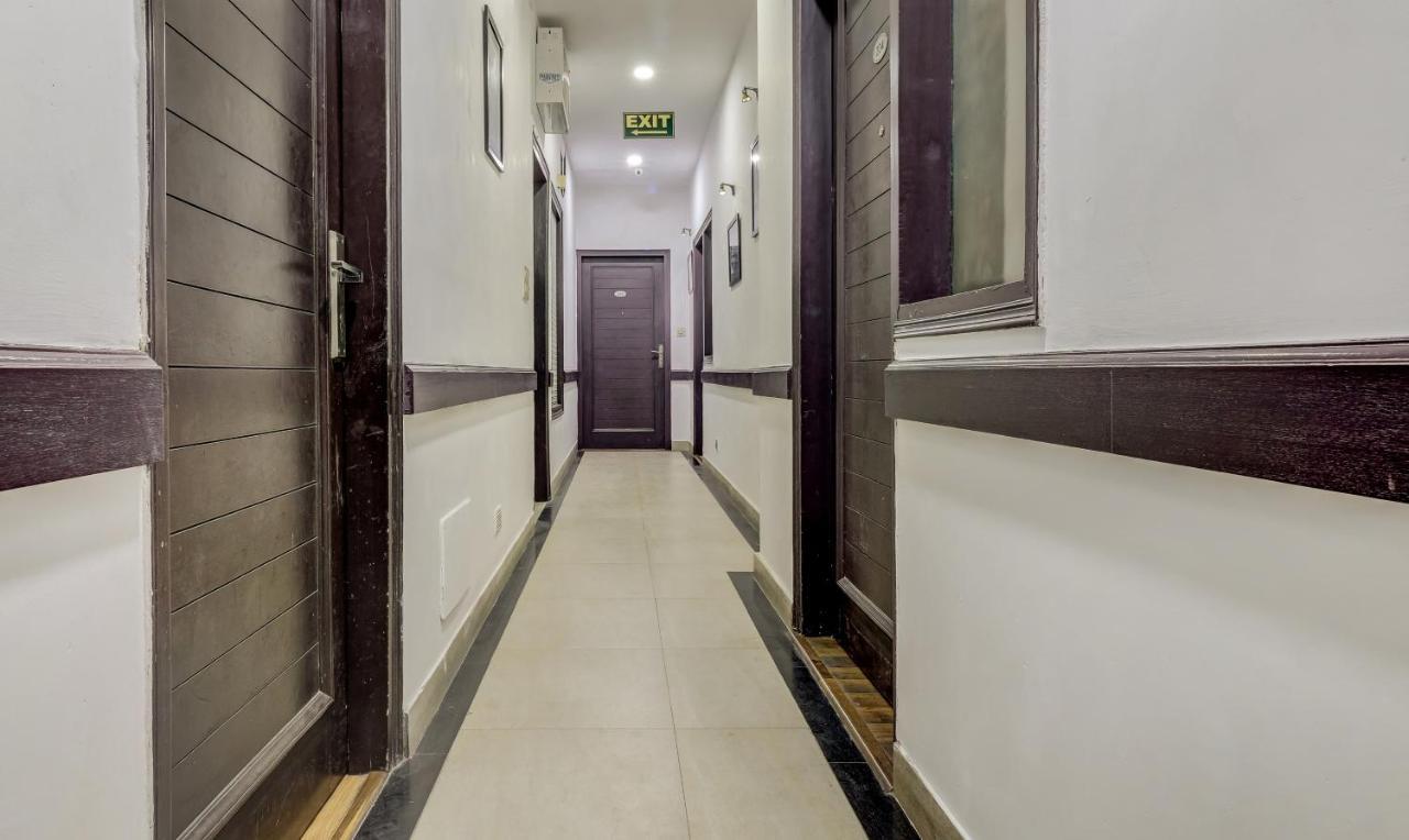 Hotel Chalet New Delhi Extérieur photo
