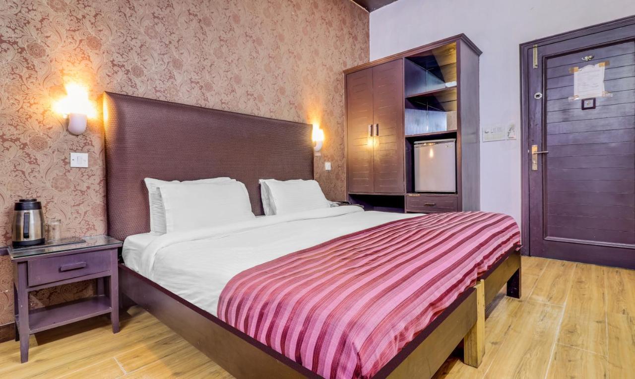 Hotel Chalet New Delhi Extérieur photo
